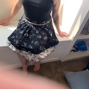BCBGMAXAZRIA Skirt - size 8